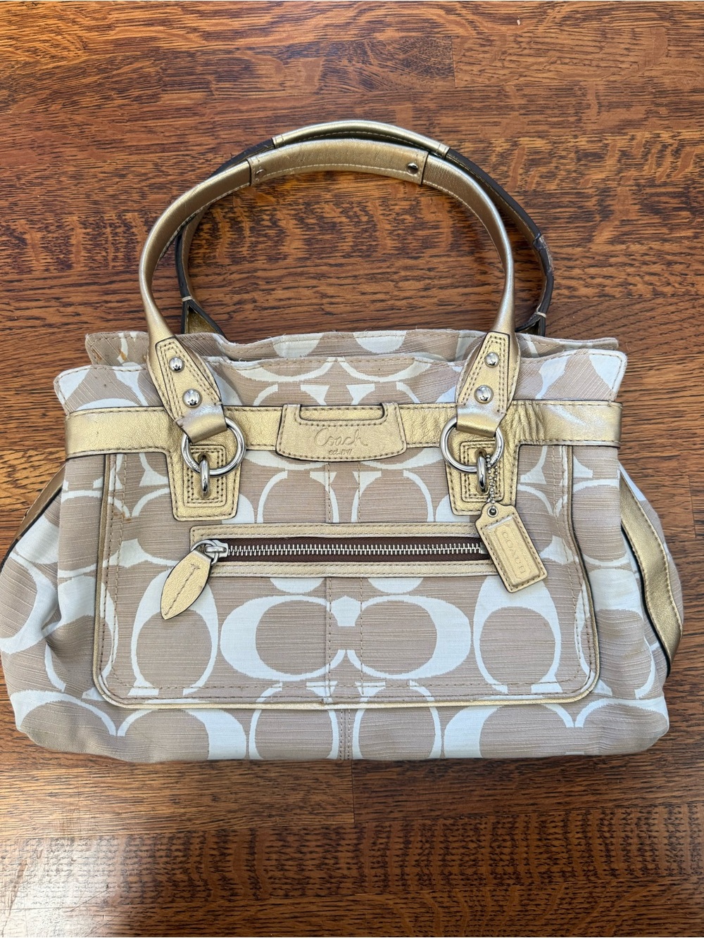 Coach bag gold and white
